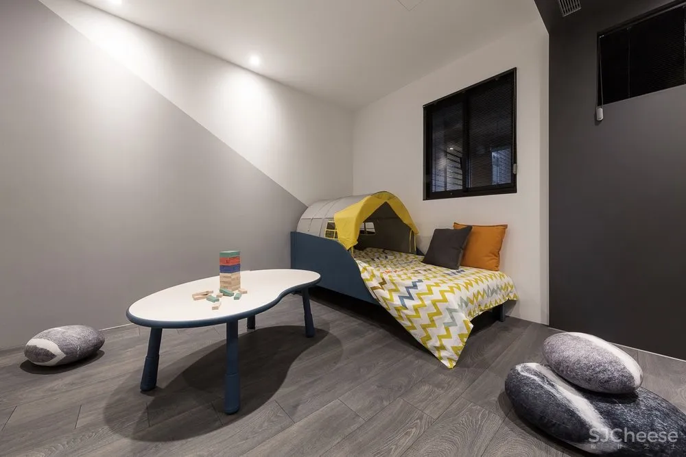 现实主义·口木平方 乘四研究所