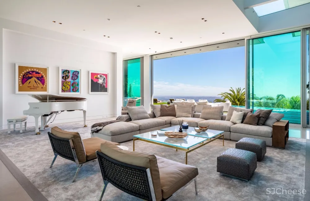 3.98 亿的超级山顶豪宅，无比奢侈的观景台