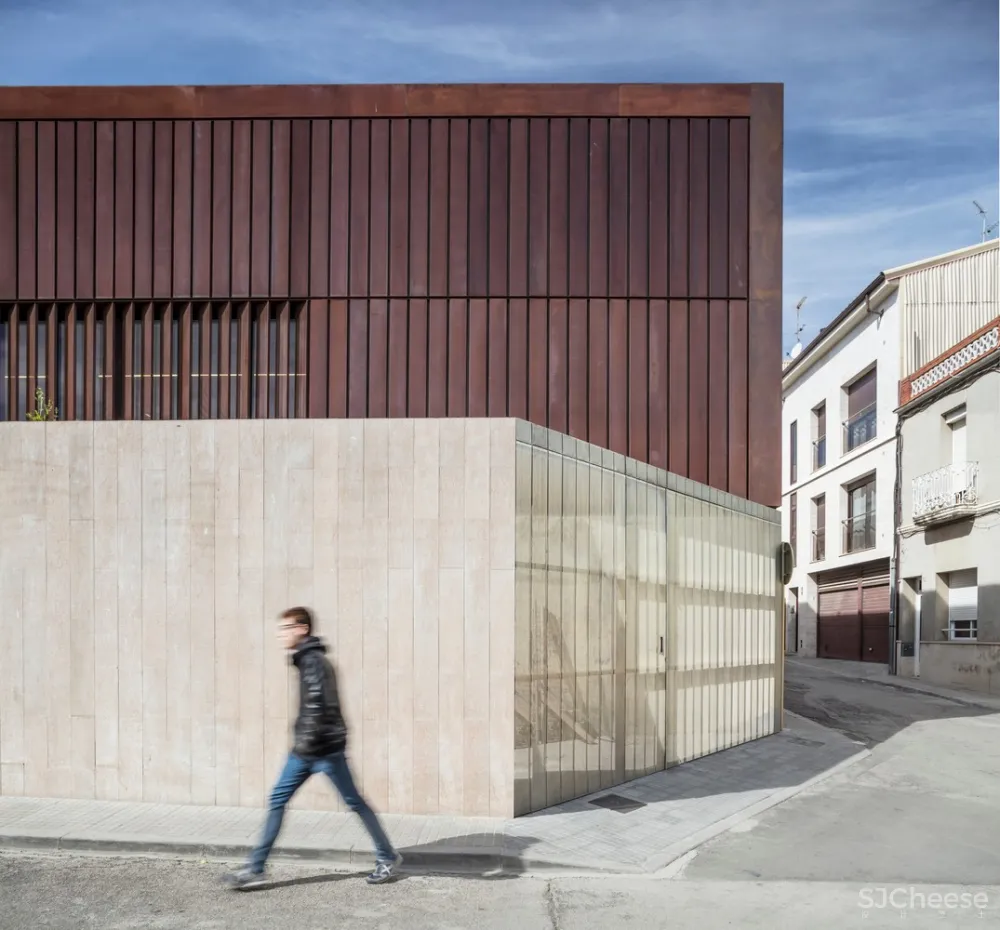 Sant Sadurní d’Anoia 文化中心 / taller 9s arquitectes