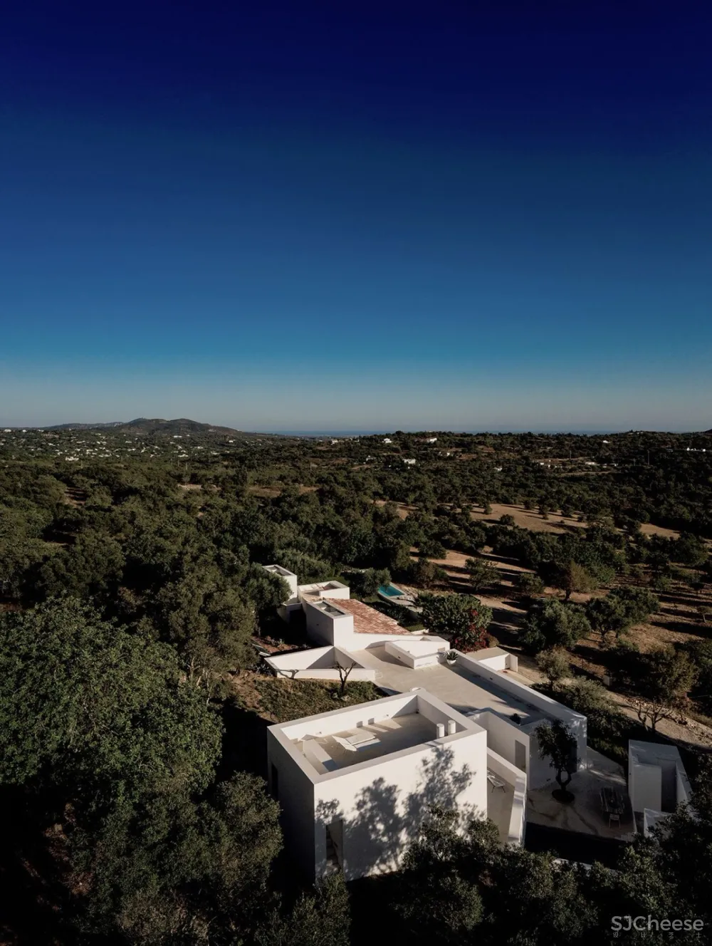 首发 | Casa Luum：葡萄牙乡村的极简主义