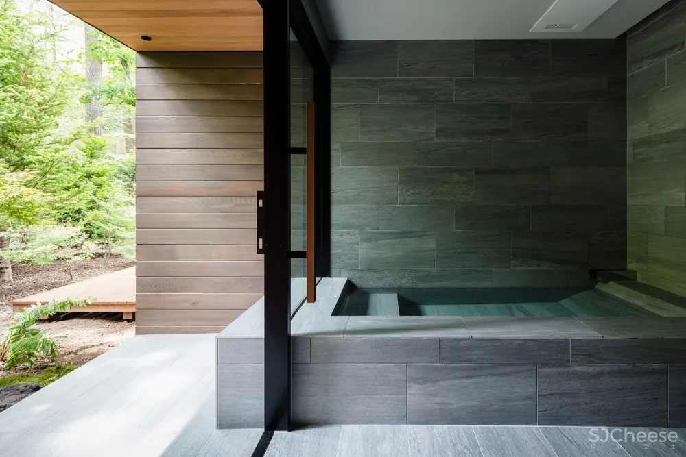 KIAS 轻井泽积叶之家 | 叶屋顶自然系度假别墅