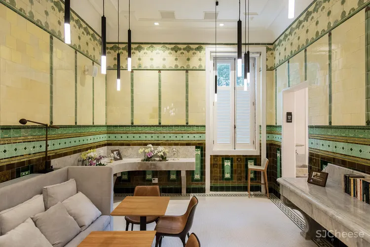 百年历史氛围中的亮黄色空间 Casa Firjan Atelier77