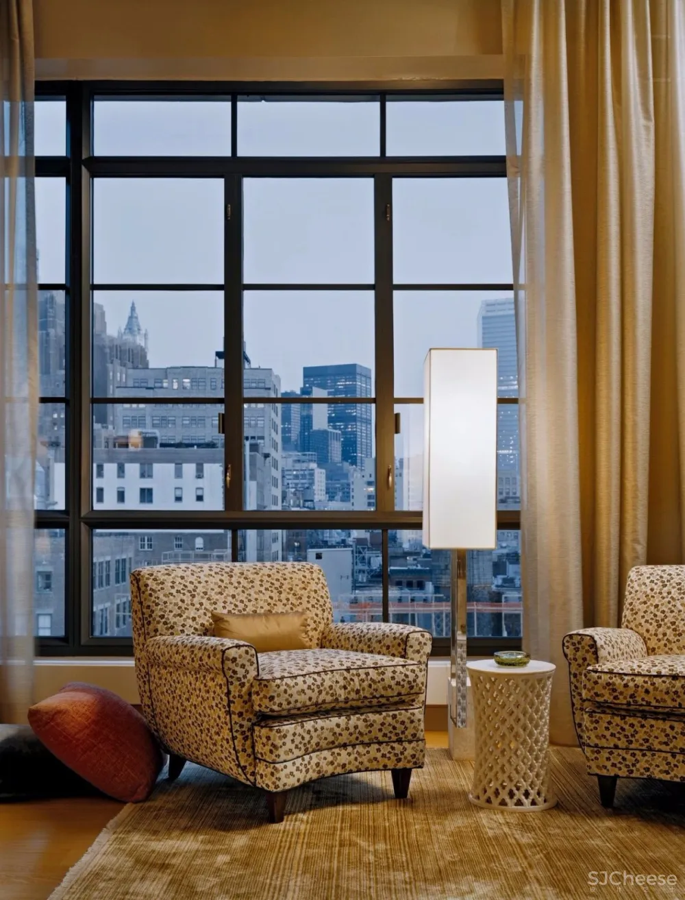 Fox Nahem | 经典现代的精致内饰