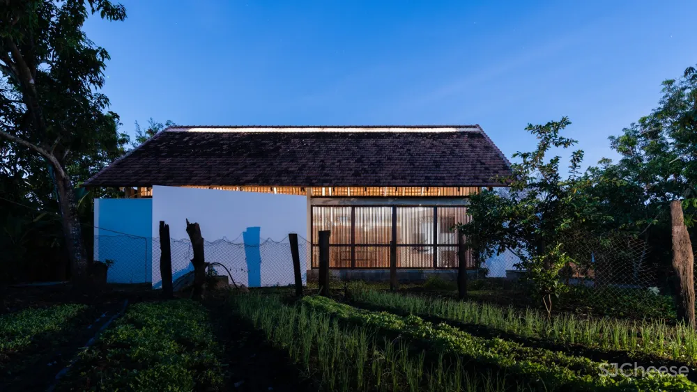 rear studio + AHO design studio | 柬埔寨YT House