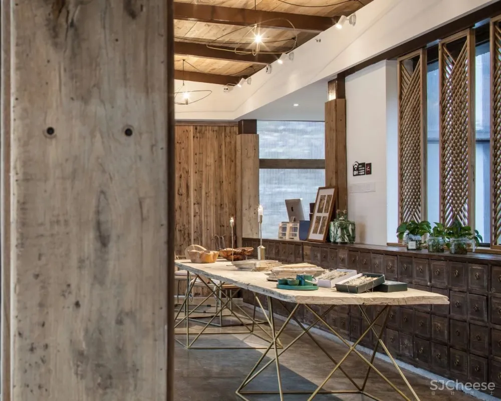 新作:隐于安吉深山老林的朴质乡居,美丽四季就在门前