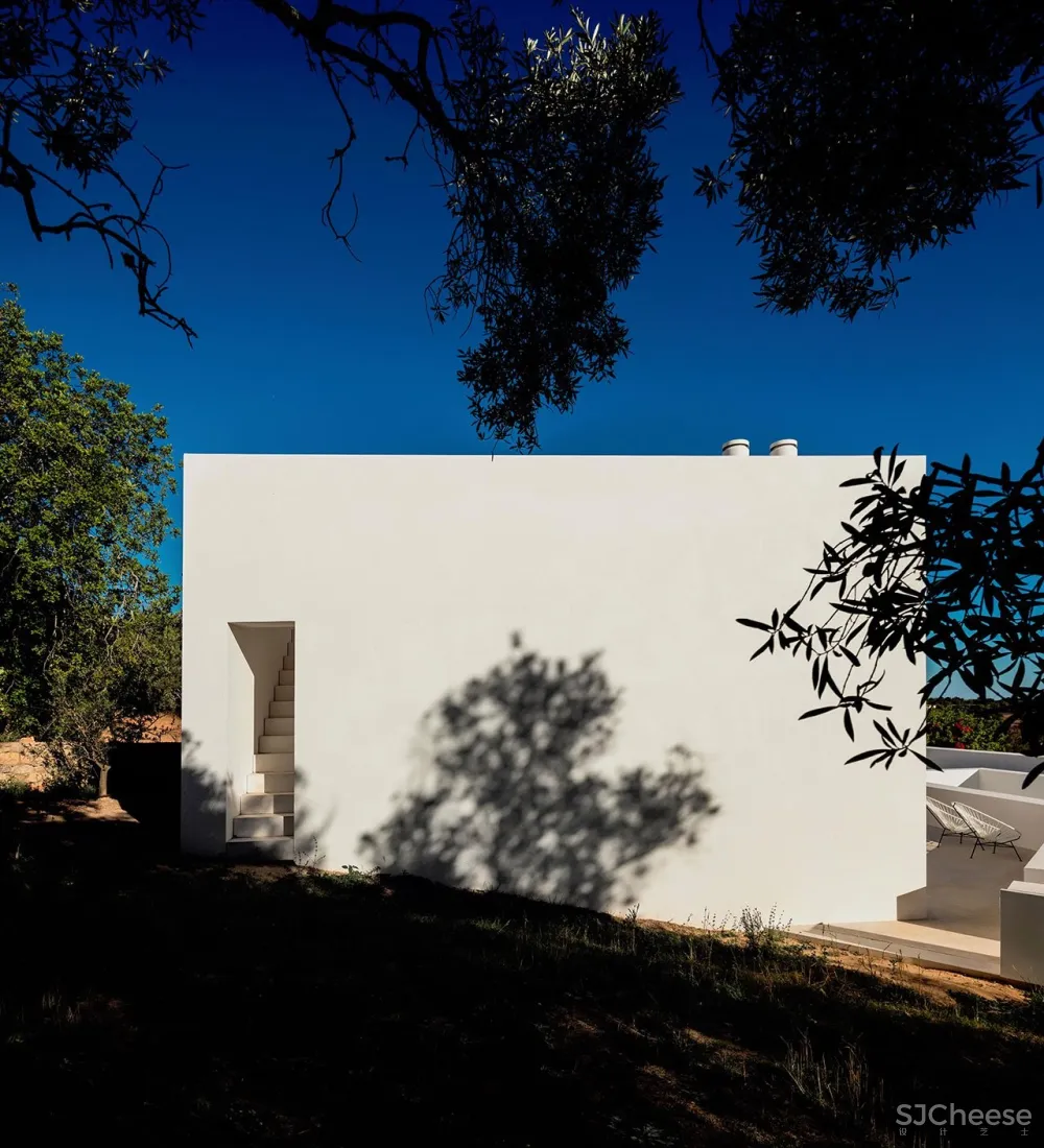 首发 | Casa Luum：葡萄牙乡村的极简主义