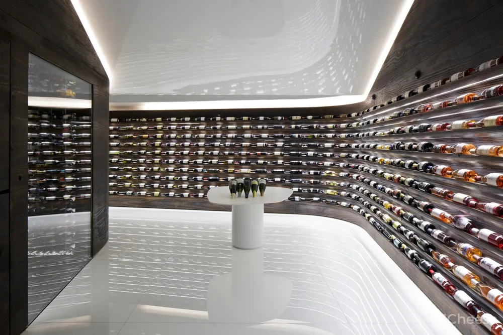 Studio Arthur Casas | Mistral 葡萄酒销售餐厅 首