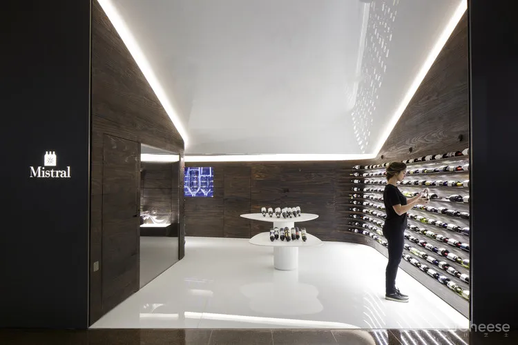 Mistral Iguatemi Wine Store Studio Arthur Casas