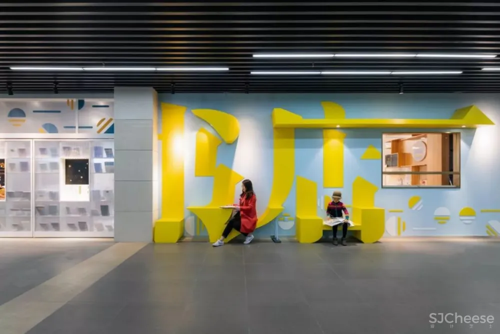 上海交大的00后书店，用有趣抵抗这个无聊的时代