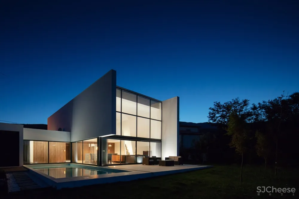 Gafarim住宅,葡萄牙 / Tiago do Vale Arquitectos