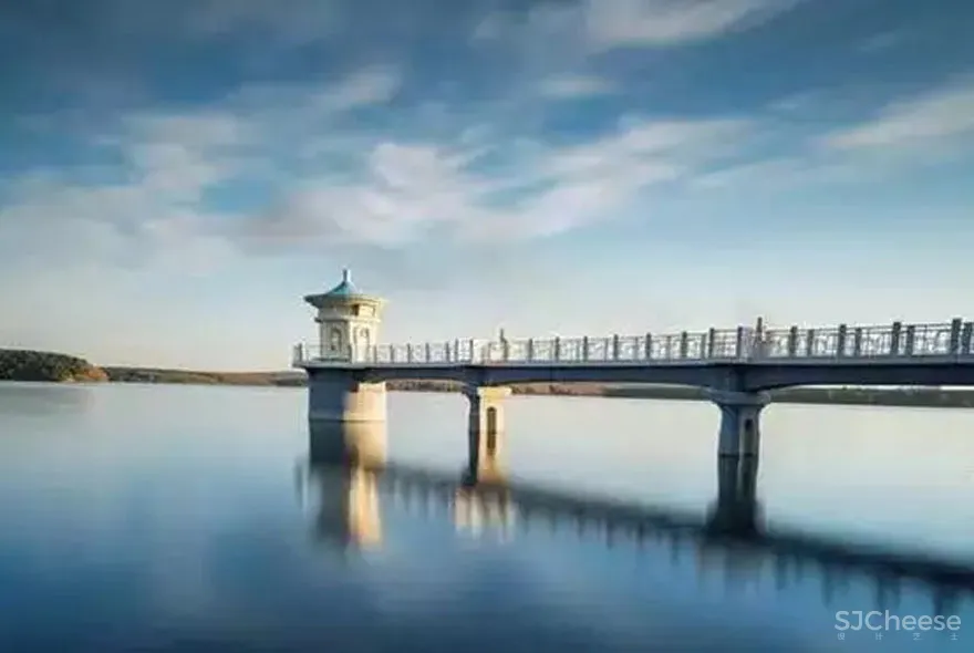 长春云湖府邸售楼处 | 骏地设计