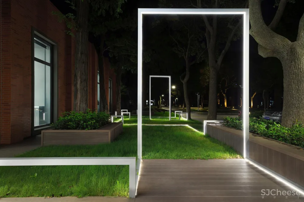 CIVRO希洛旗舰店,上海 / CROX闊合