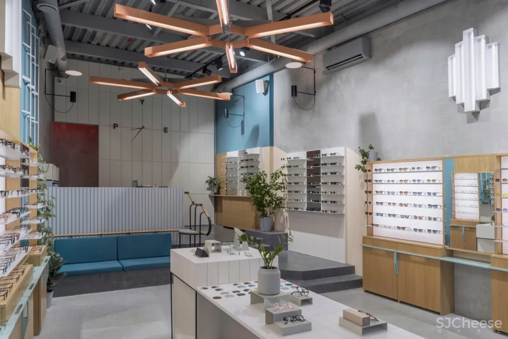 旧烘焙厂改造成的P.Y.E眼镜店 Facultative Works