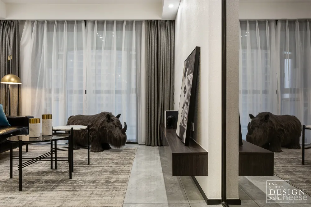 黑白交织奏乐，谱写单身自主的生活空间 海航设计