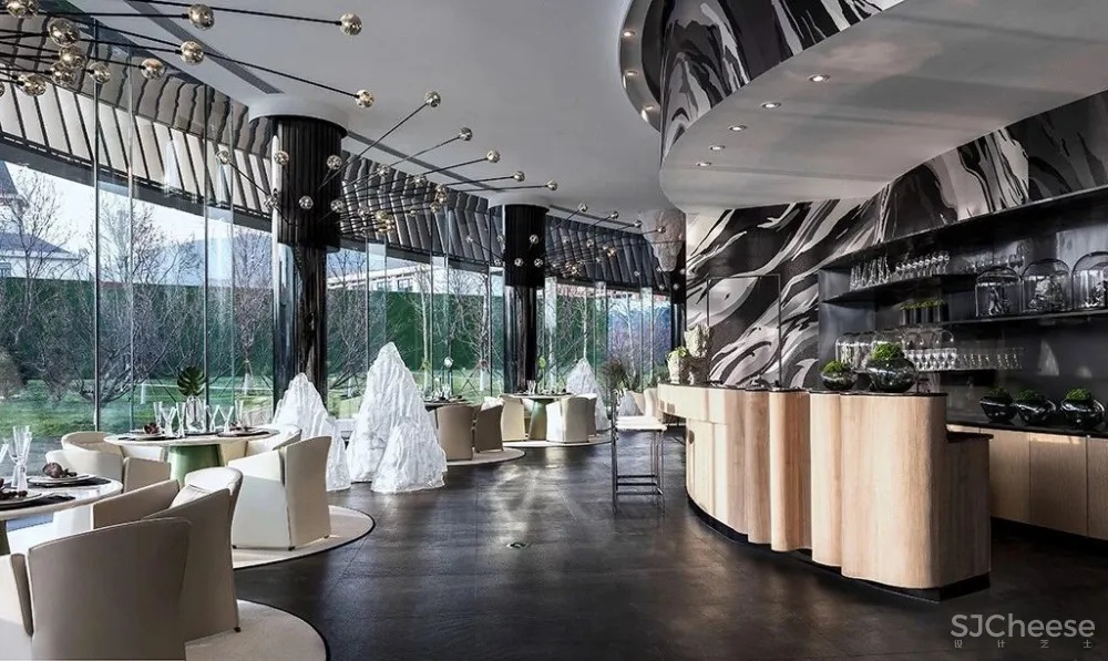 不拘一格的售楼处设计,仿佛置身在山水自然间