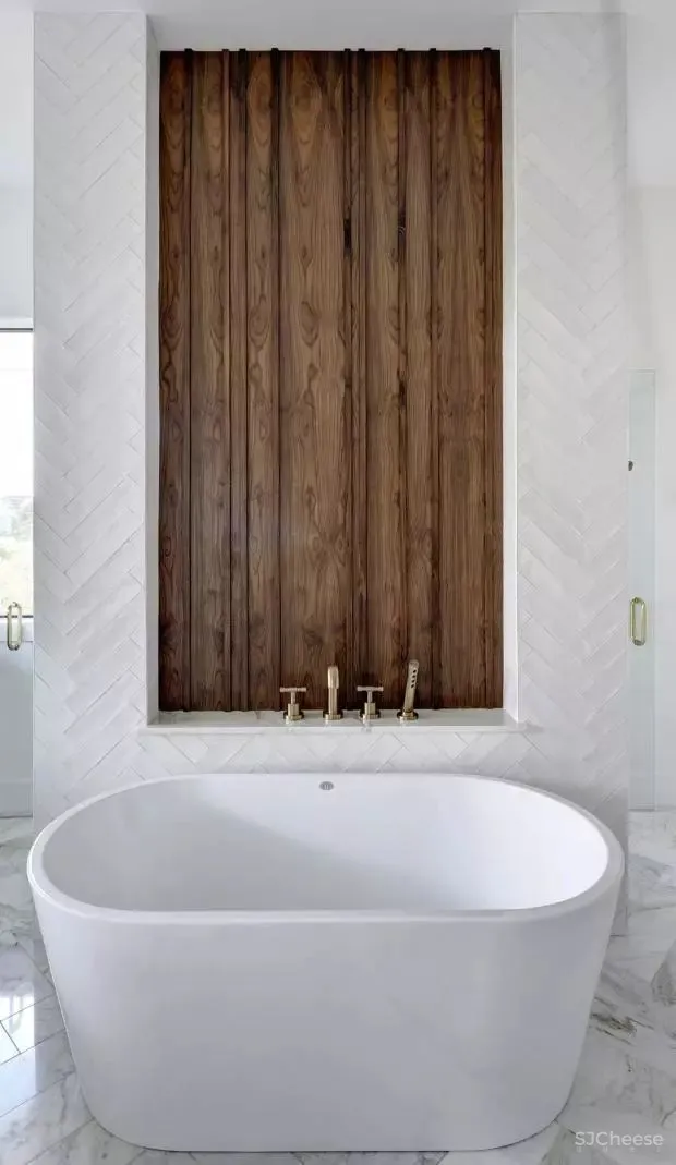 自然绿+白色,同样具有戏剧性和奢华感! 首