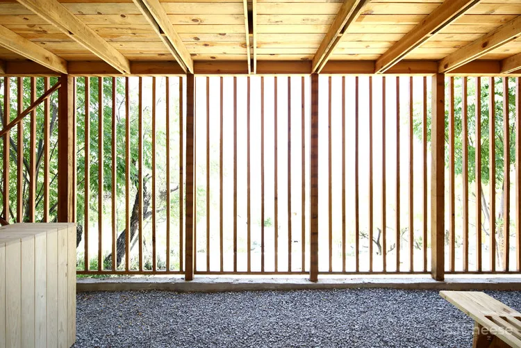 社区合建的山间礼拜堂／S