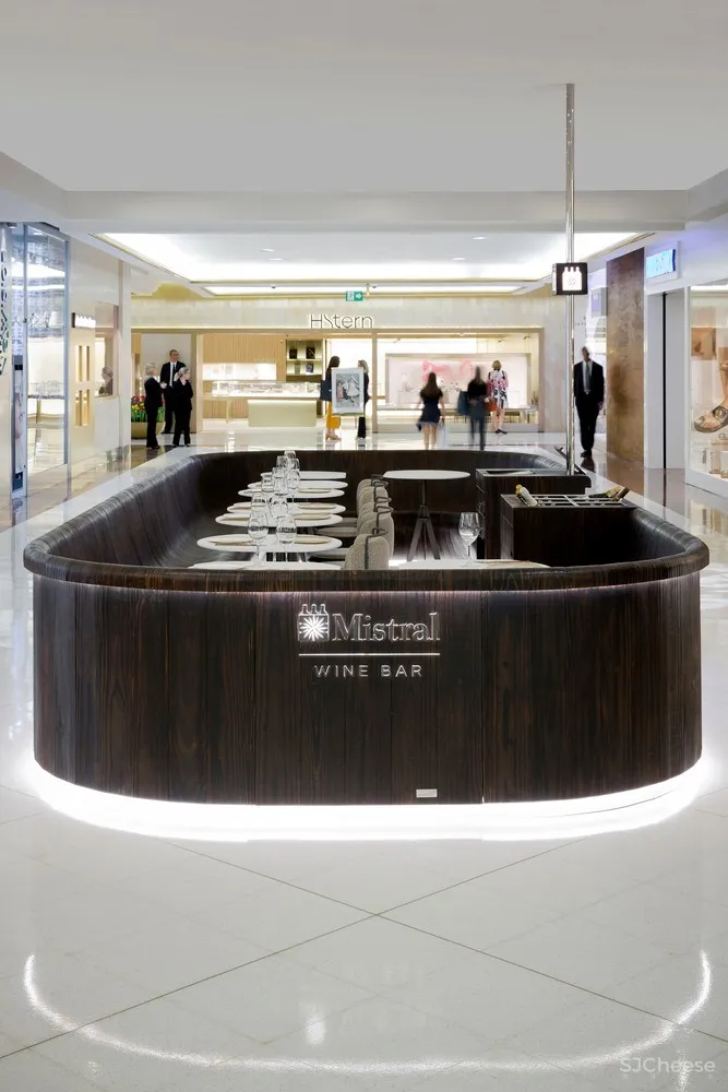 Studio Arthur Casas | Mistral 葡萄酒销售餐厅 首