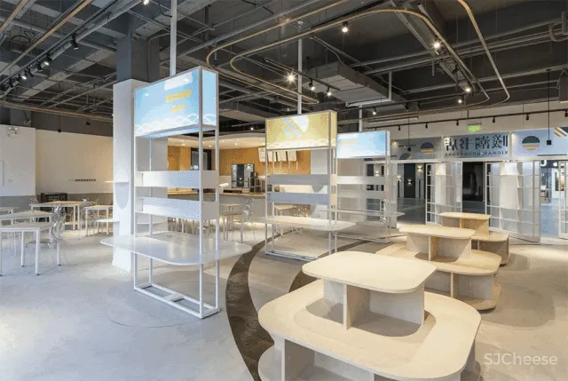 上海交大的00后书店，用有趣抵抗这个无聊的时代