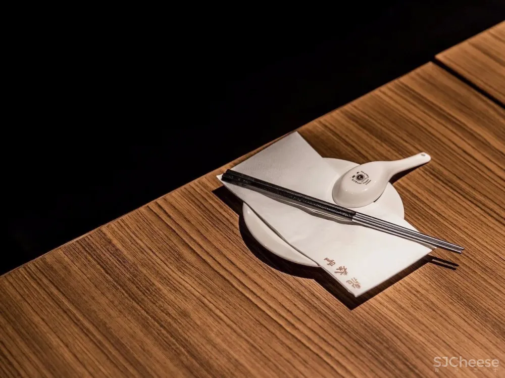 中国网红餐厅开进入英国丨新中式设计令人叹服 首