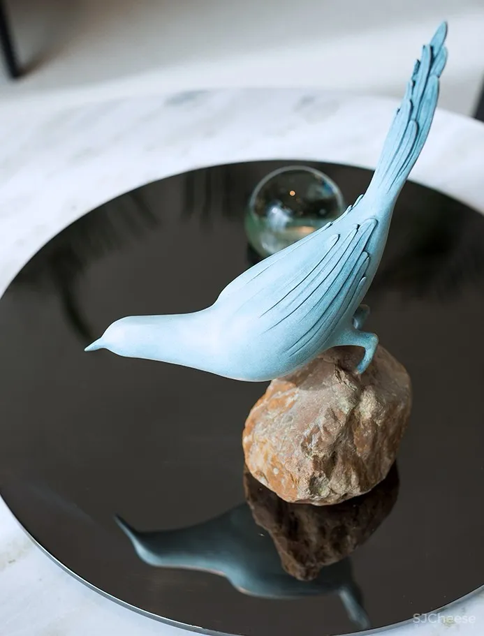 不拘一格的售楼处设计,仿佛置身在山水自然间