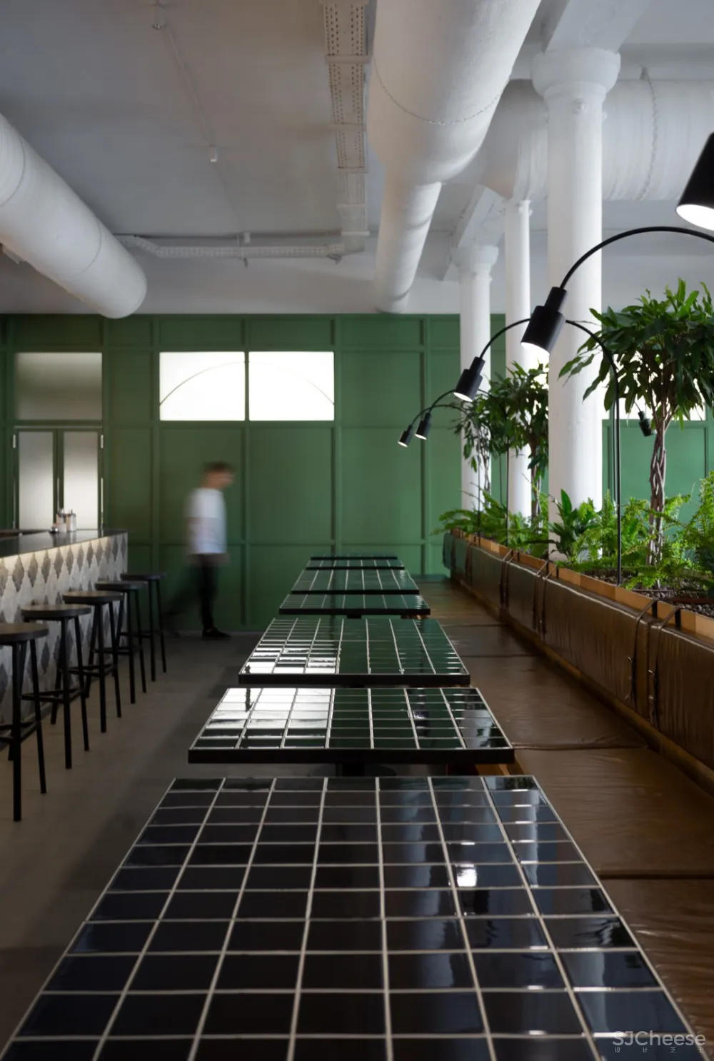 首发 | BALBEK BUREAU:乌克兰 MOLODO ZELENO 酒吧