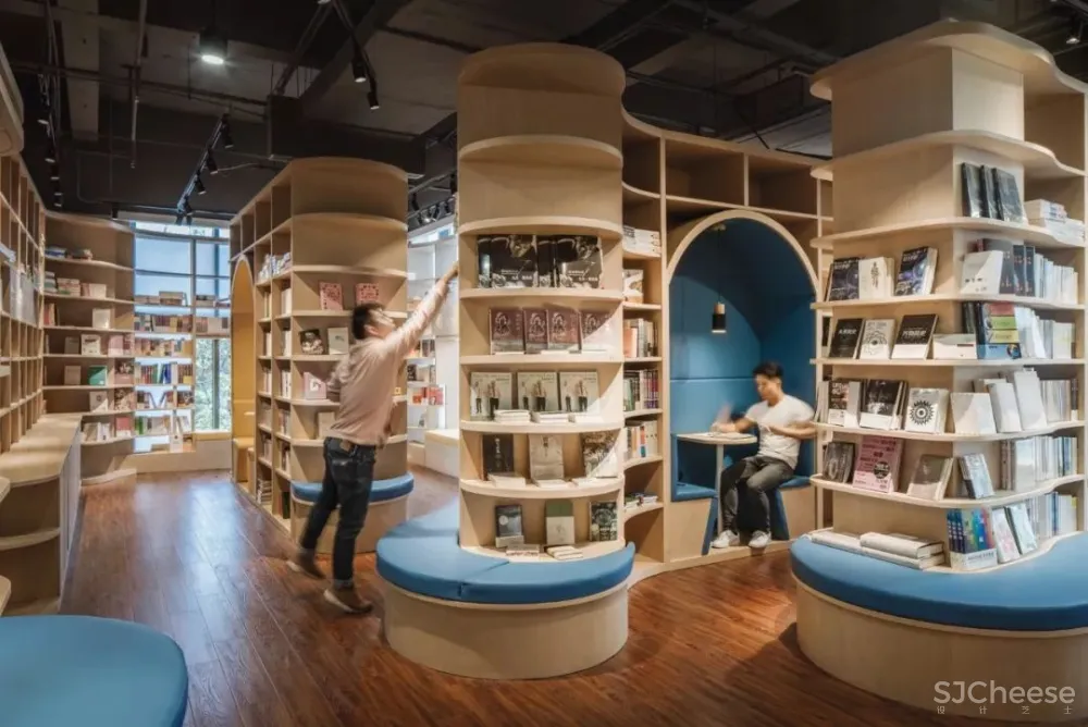 上海交大的00后书店，用有趣抵抗这个无聊的时代