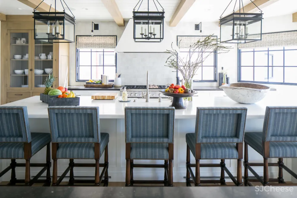 晚间峡谷 Carl Akins Company