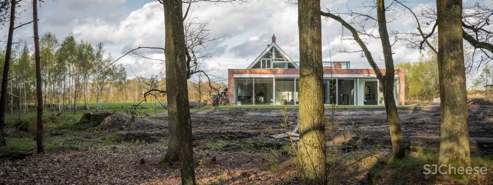 Biuro Toprojekt | 手工建造波兰红房子