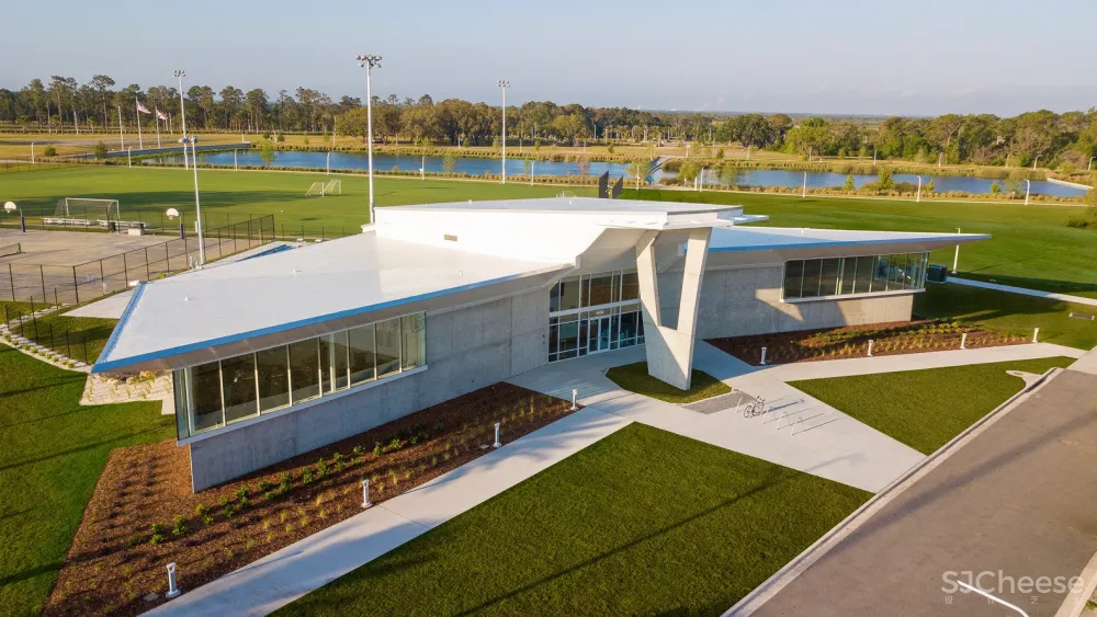 佛罗里达理工大学学生活动中心 / Straughn Trout Architects