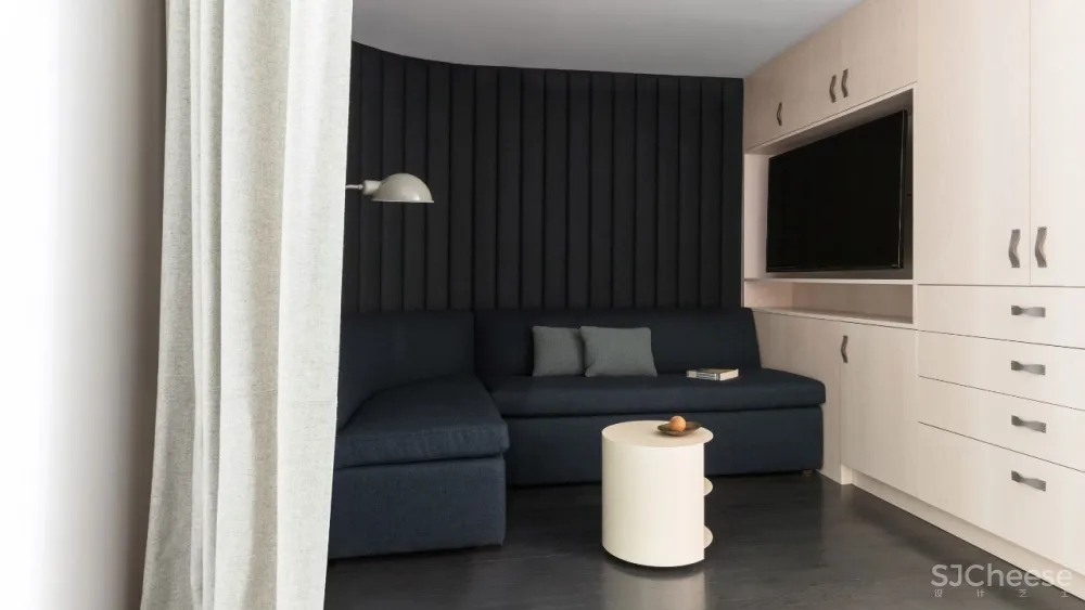 布鲁克林：顶层“外向”的社交区域和底层“内向”的私人领域