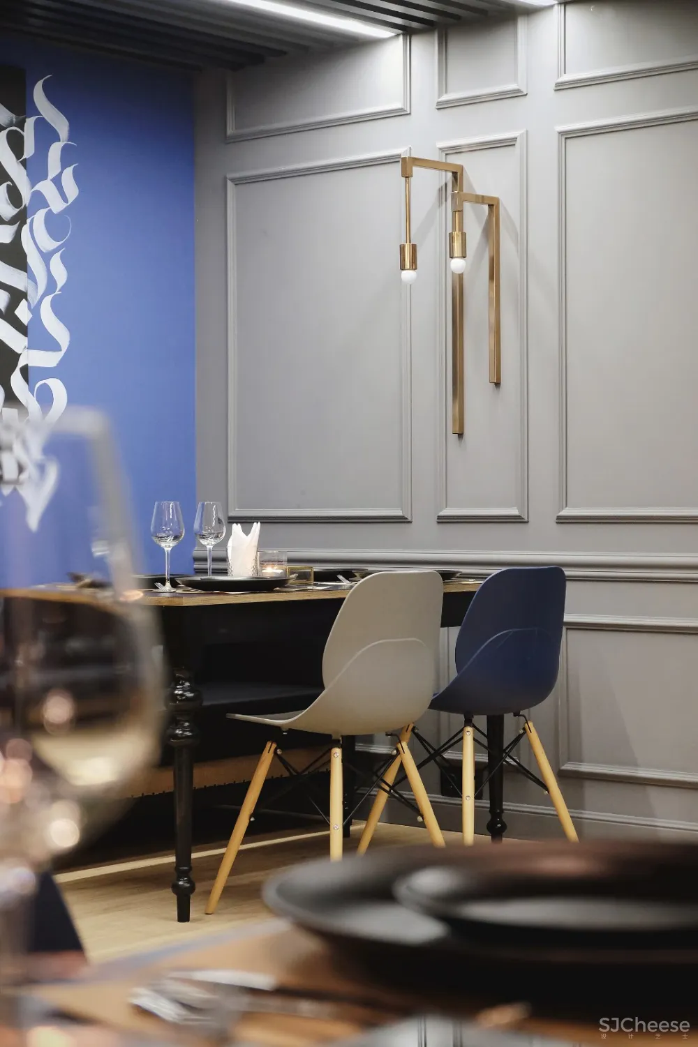 233m²圣彼得堡Cherdak工业风酒吧 CARTELLE DESIGN