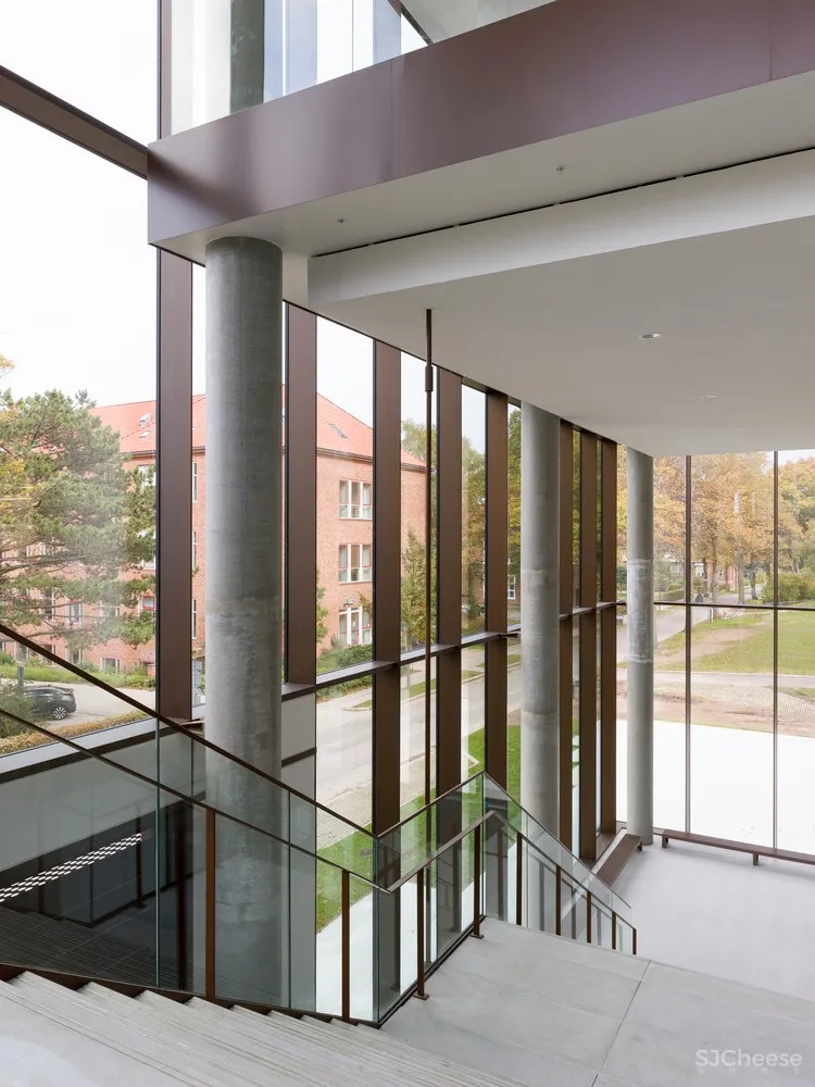 临床生物化学实验大楼 / Mikkelsen Architects