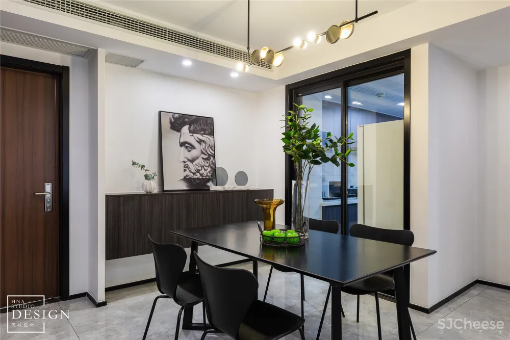 黑白交织奏乐，谱写单身自主的生活空间 海航设计