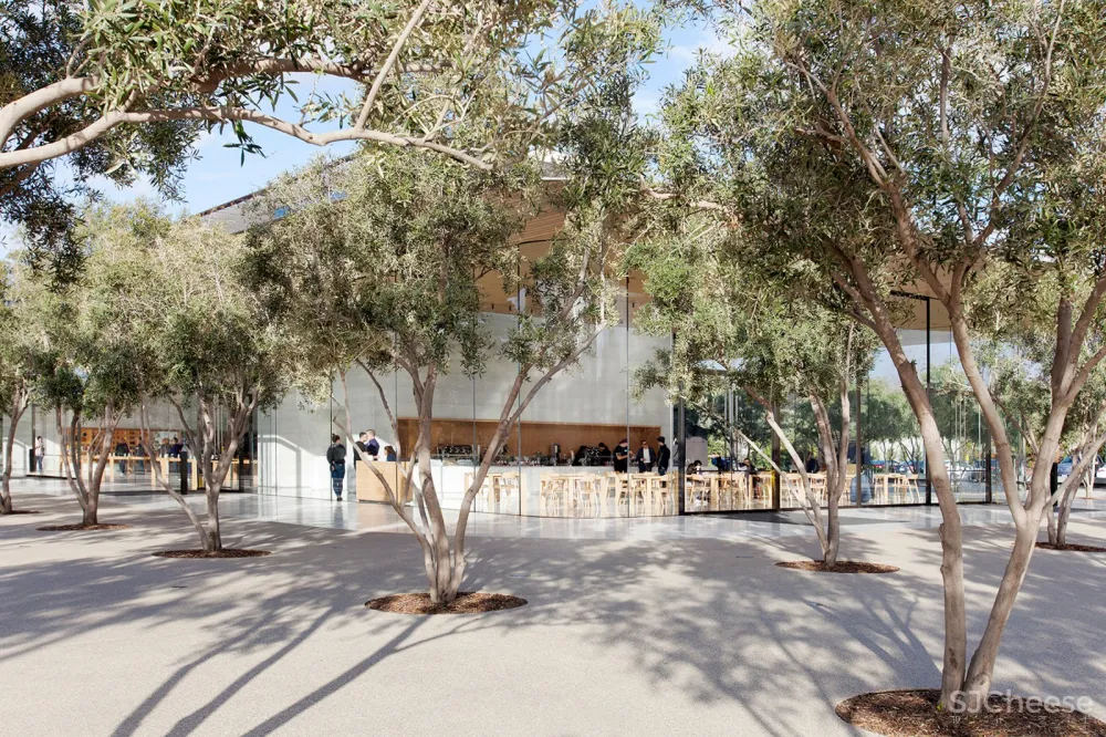 苹果总部游客中心,美国加州 / Foster + Partners
