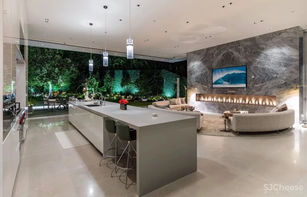 3.98 亿的超级山顶豪宅，无比奢侈的观景台