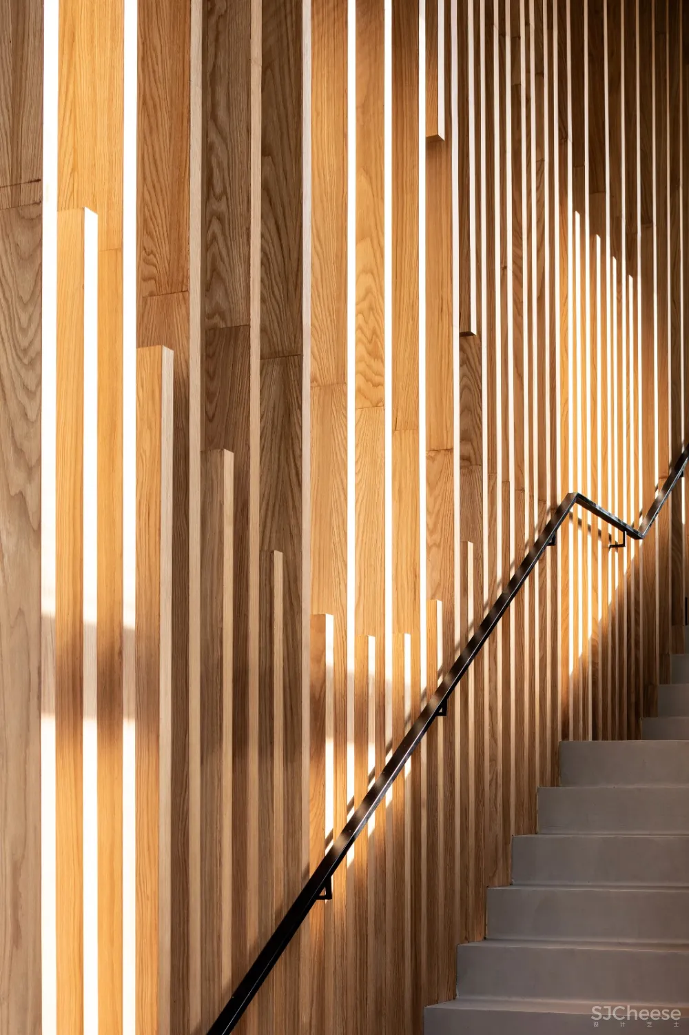 首发 | Kimmel Eshkolot Architects :木材划分的 Tel Aviv L28 餐厅 首