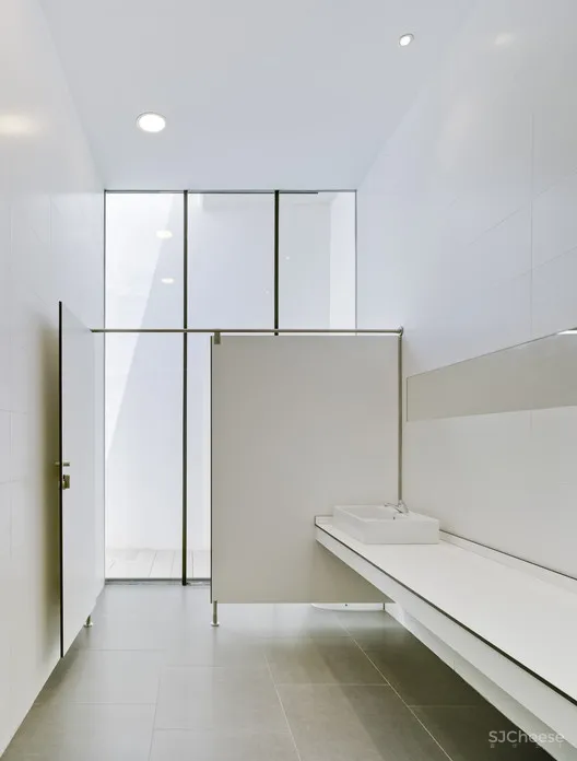 本弗里多功能屋 Rafael Landete + Emilio Cortes