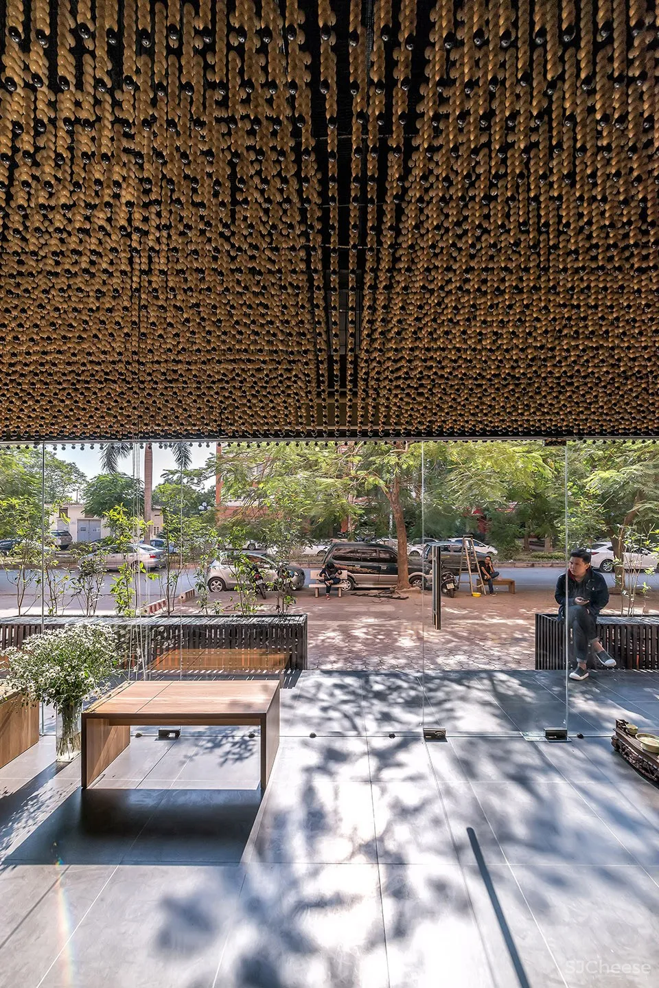 木珠串联的攀缘植物园，越南Mành Mành沙龙 H-P Architects
