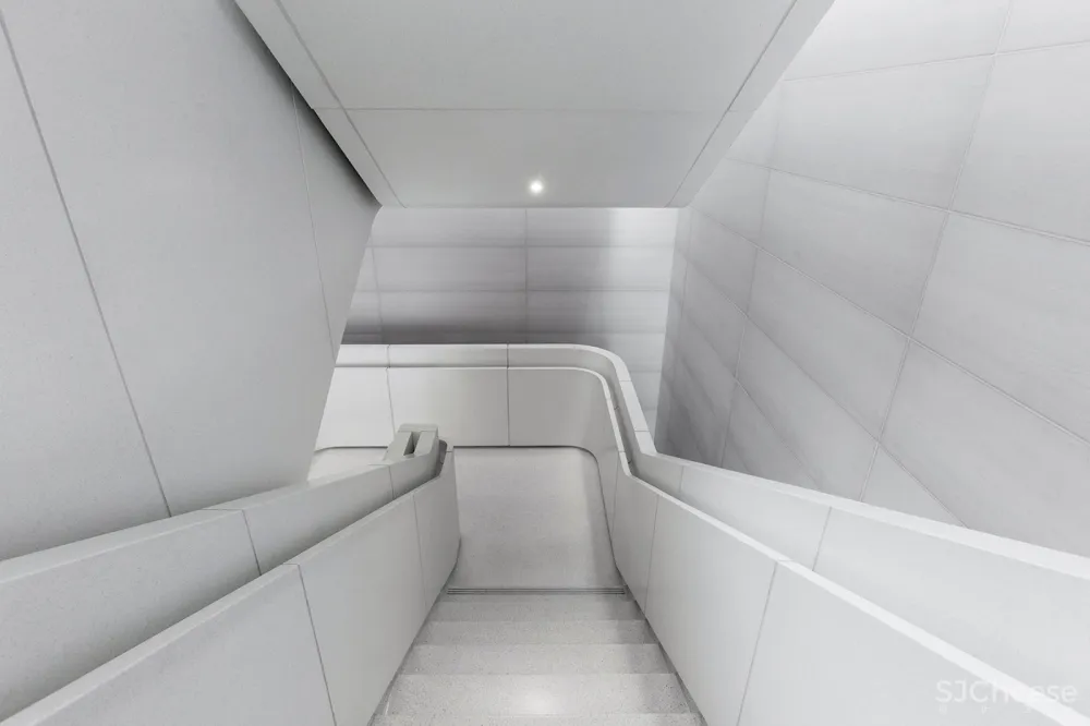 苹果总部游客中心,美国加州 / Foster + Partners