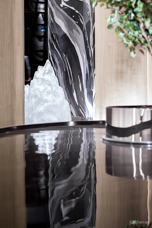 不拘一格的售楼处设计,仿佛置身在山水自然间