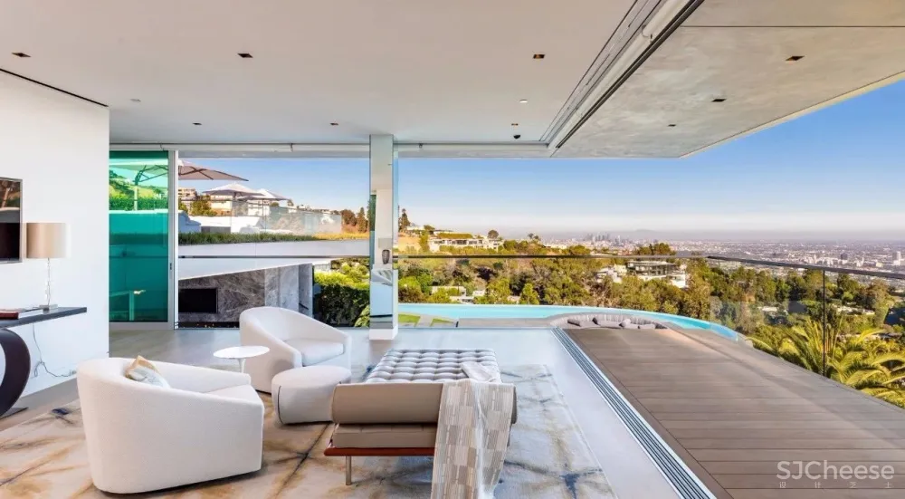 3.98 亿的超级山顶豪宅，无比奢侈的观景台