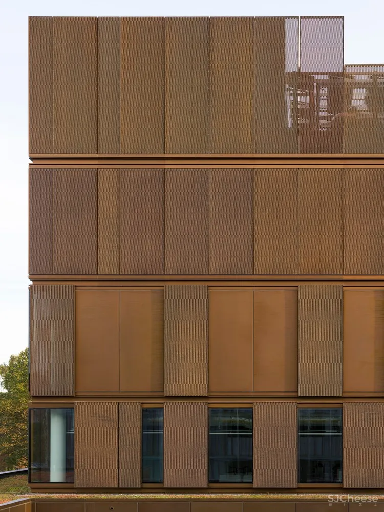 临床生物化学实验大楼 / Mikkelsen Architects