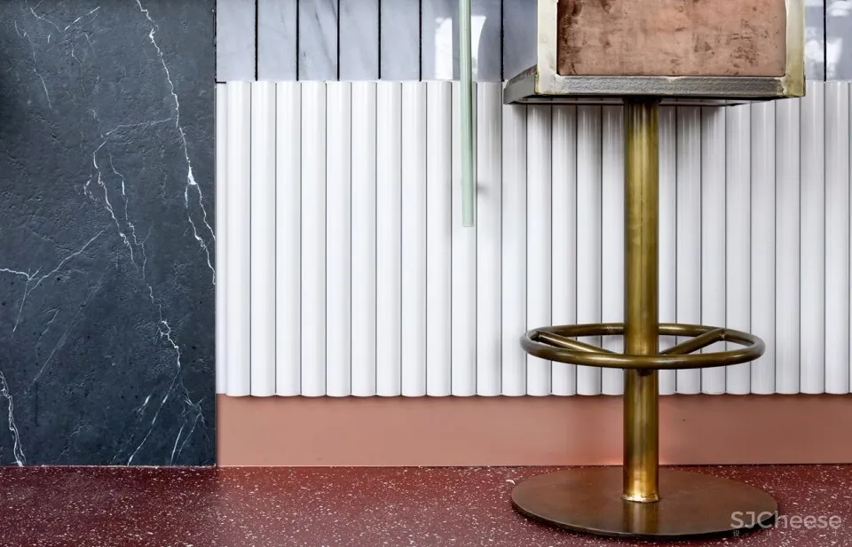 拼贴风格的室内空间，希腊Lofos酒吧 | Ark4lab 首