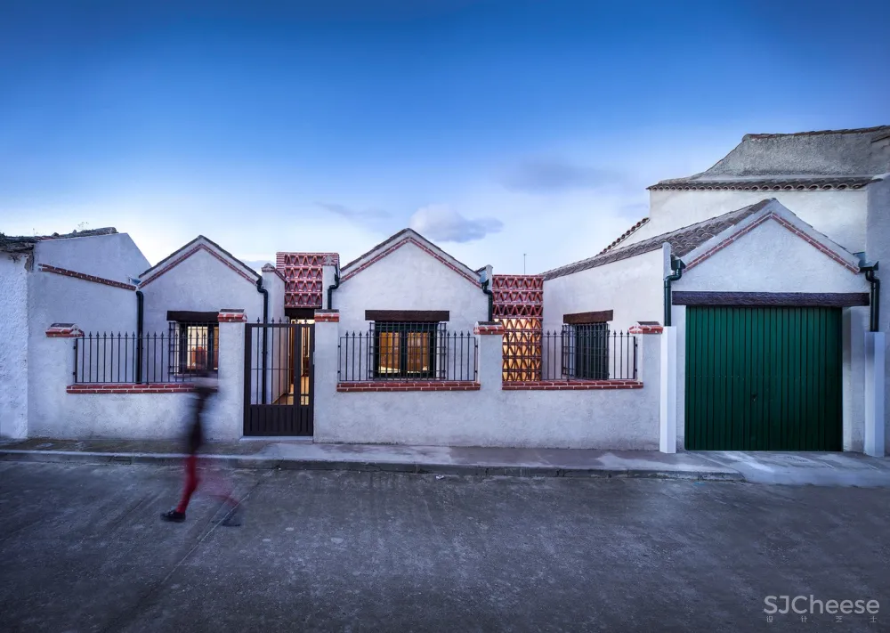 OOIIO Arquitectura | 西班牙传统小屋 Cottage in Las Herencias 首
