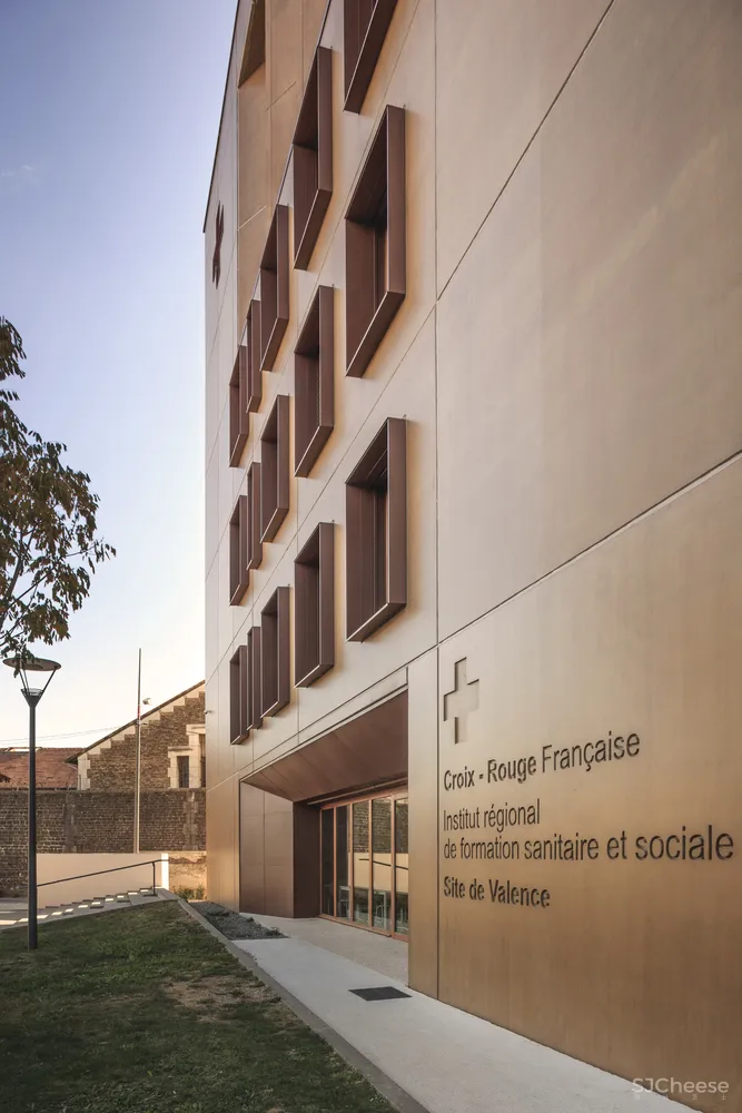 Regional Health and Social Training Institute Face À...