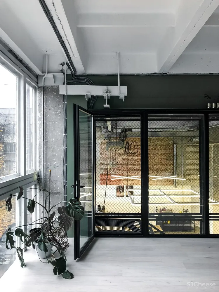 ZROBYM architects | 俄罗斯咖啡馆 Kitchen Coffee Roasters 首