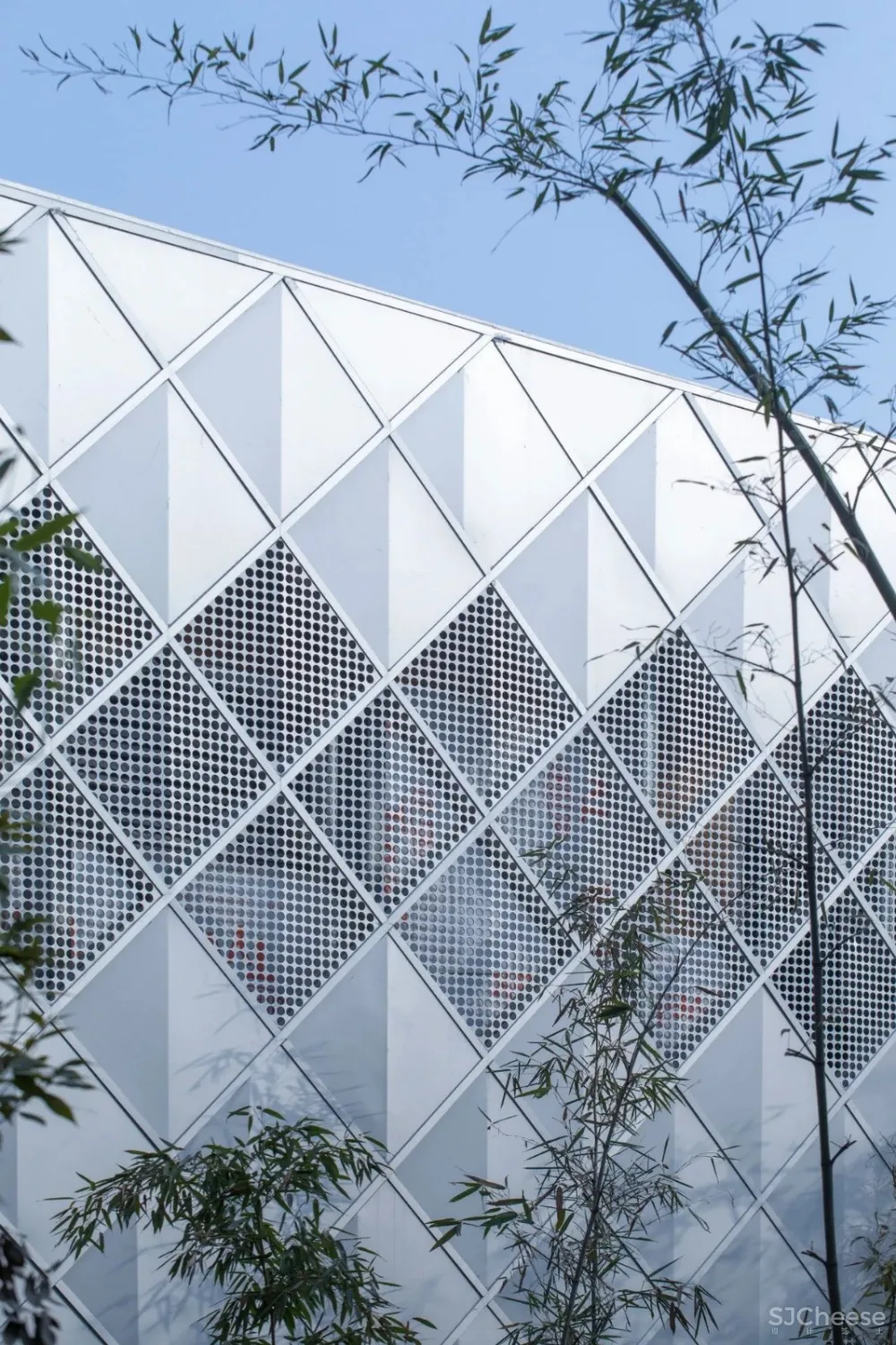 新作:悬崖之颠的隐逸建筑,气势磅礴的艺术中心