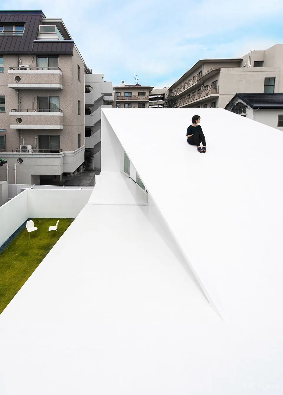 拓扑折叠住宅,日本 / Takashi Yamaguchi & associates 首