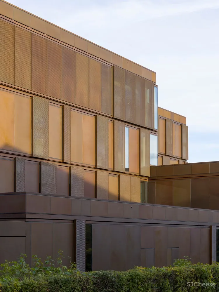 临床生物化学实验大楼 / Mikkelsen Architects